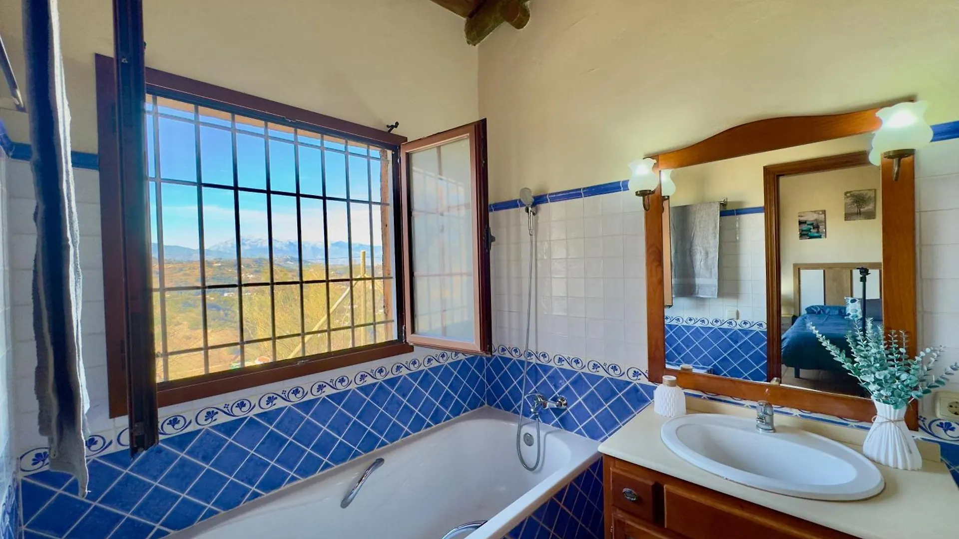 Finca El Cerro - Piscina Y Jacuzzi Málaga