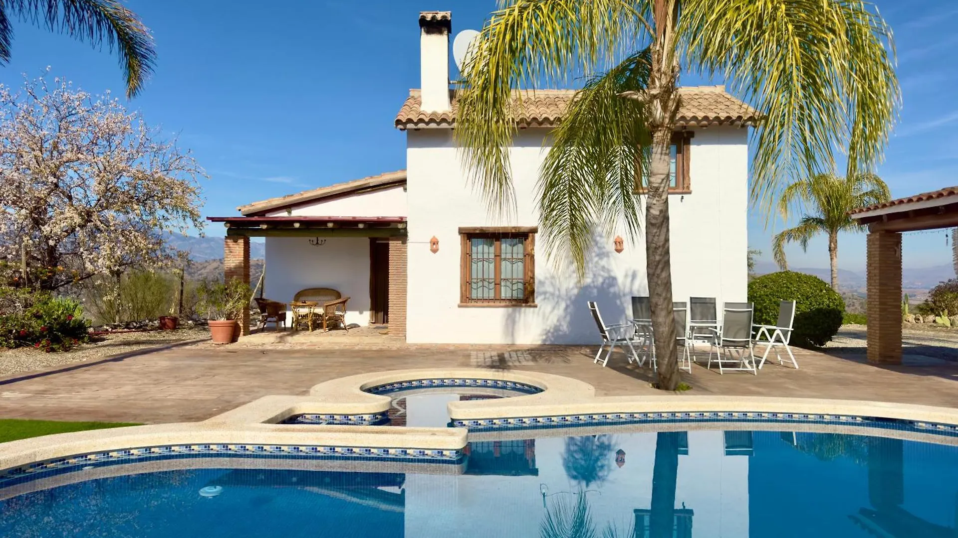 Finca El Cerro - Piscina Y Jacuzzi Málaga