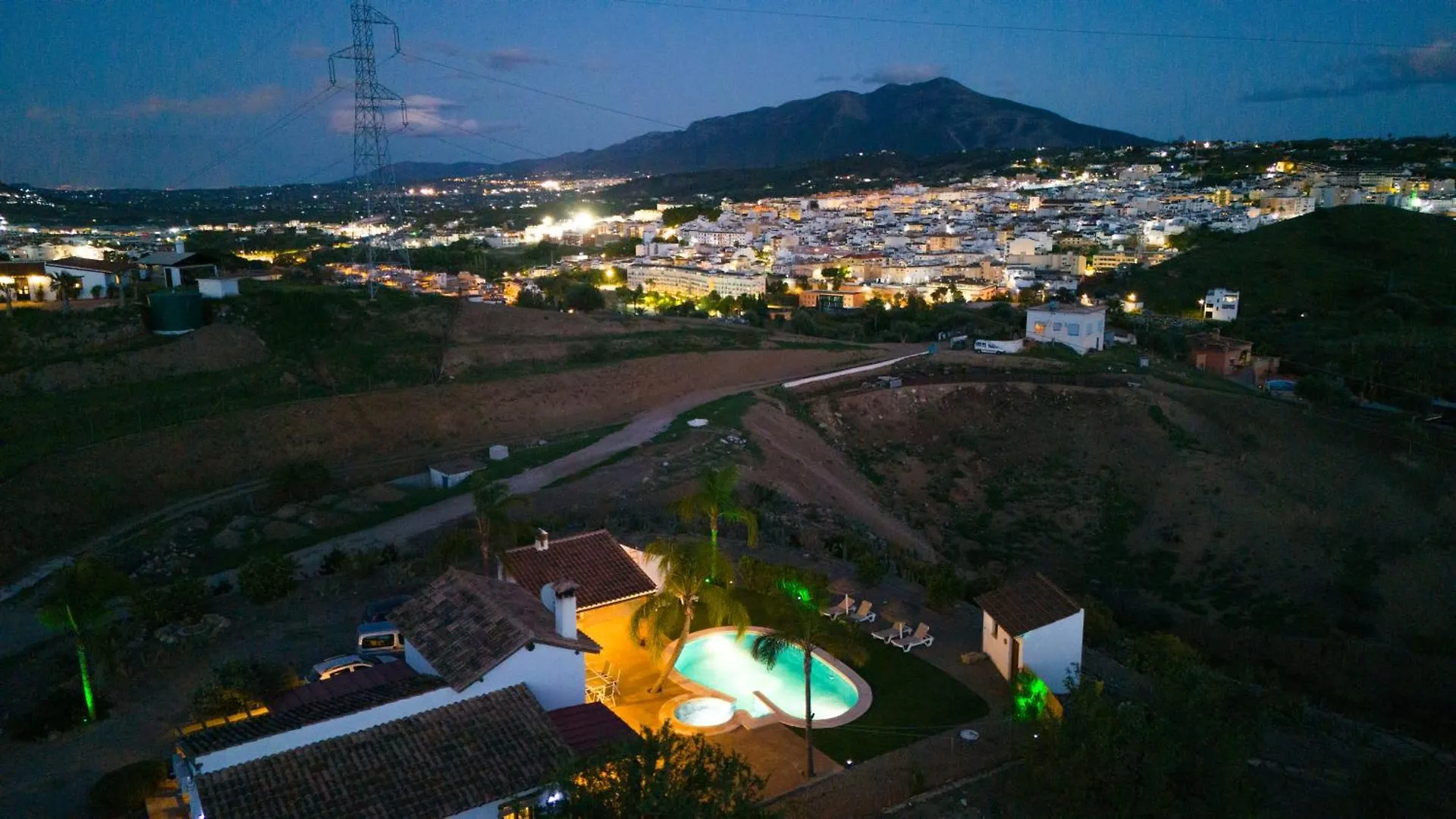 Finca El Cerro - Piscina Y Jacuzzi Malaga